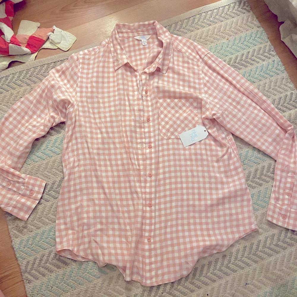 SUPER comfortable - Women’s button up shirt